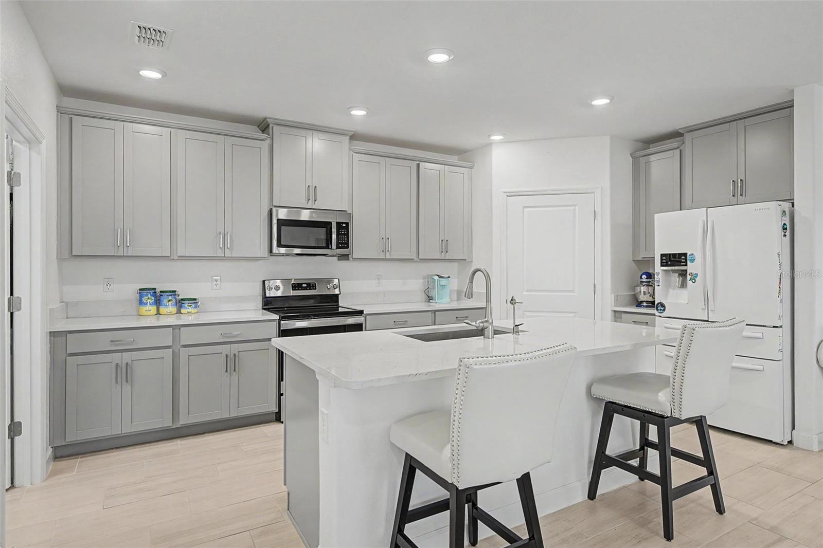 MIRADA ACTIVE ADULT - Residential