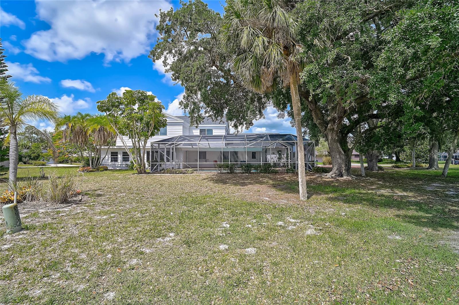 FRST LAKES COUNTRY CLUB ESTATES - Residential