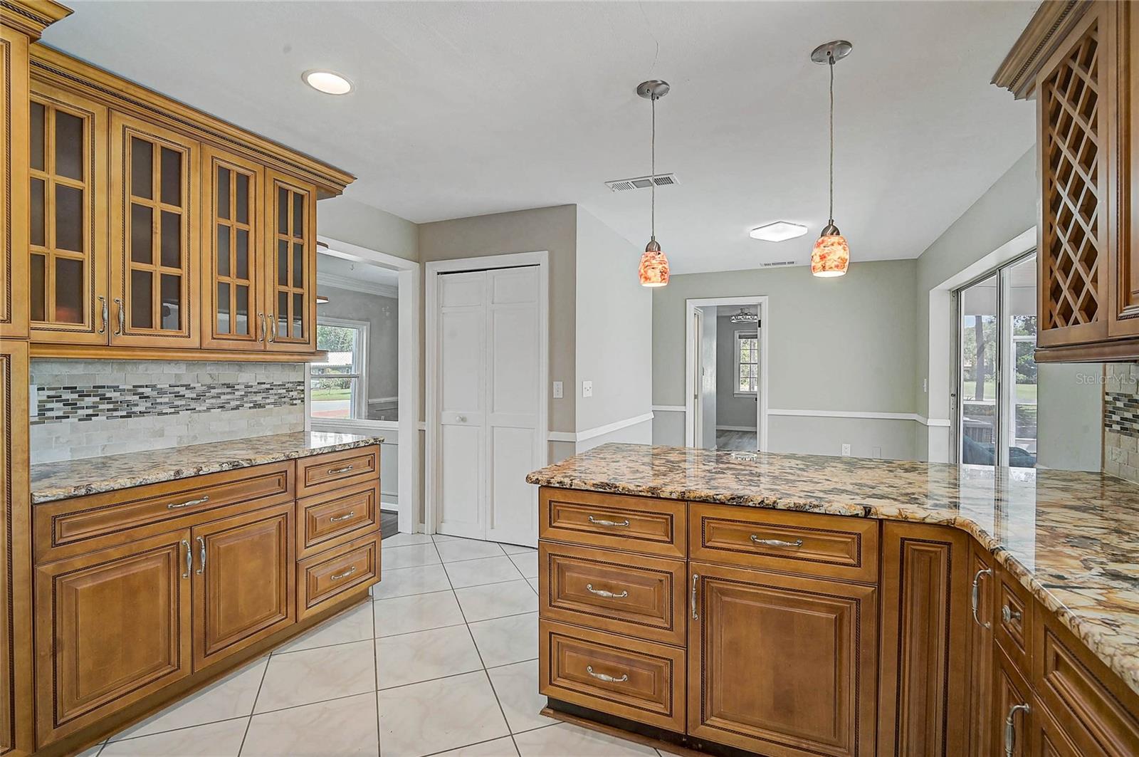 FRST LAKES COUNTRY CLUB ESTATES - Residential