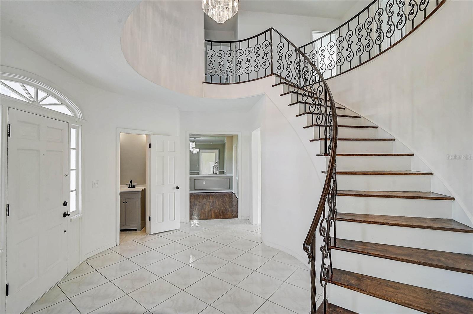 FRST LAKES COUNTRY CLUB ESTATES - Residential