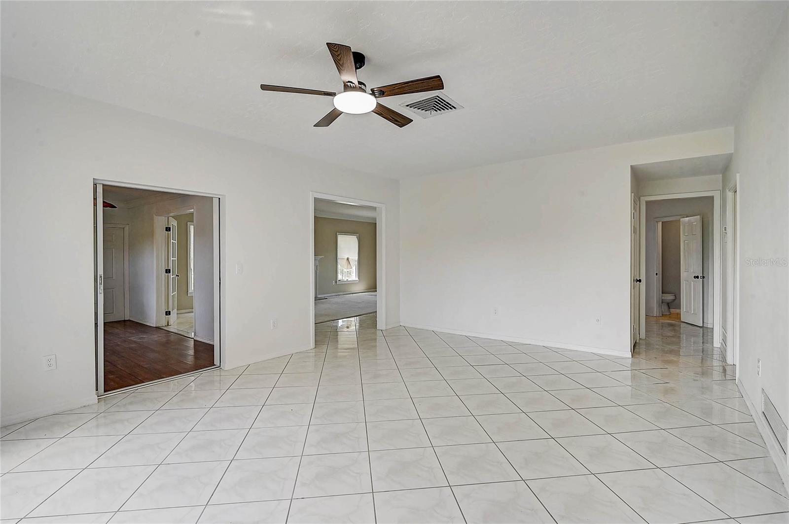 FRST LAKES COUNTRY CLUB ESTATES - Residential