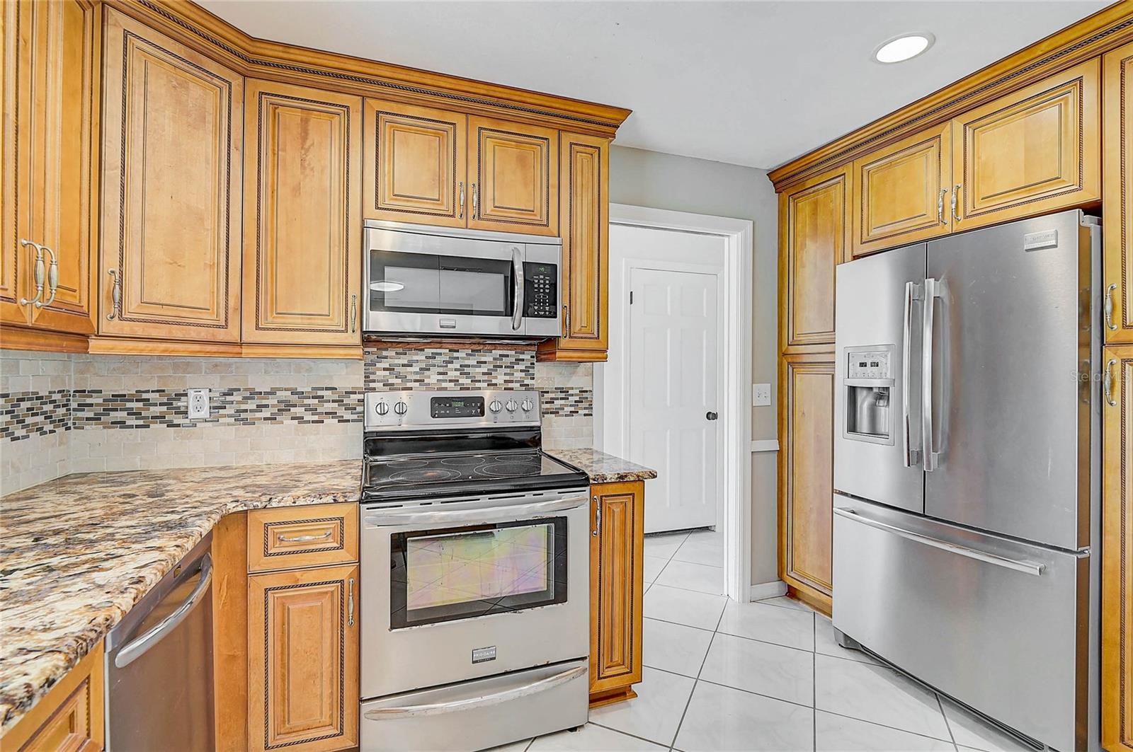 FRST LAKES COUNTRY CLUB ESTATES - Residential