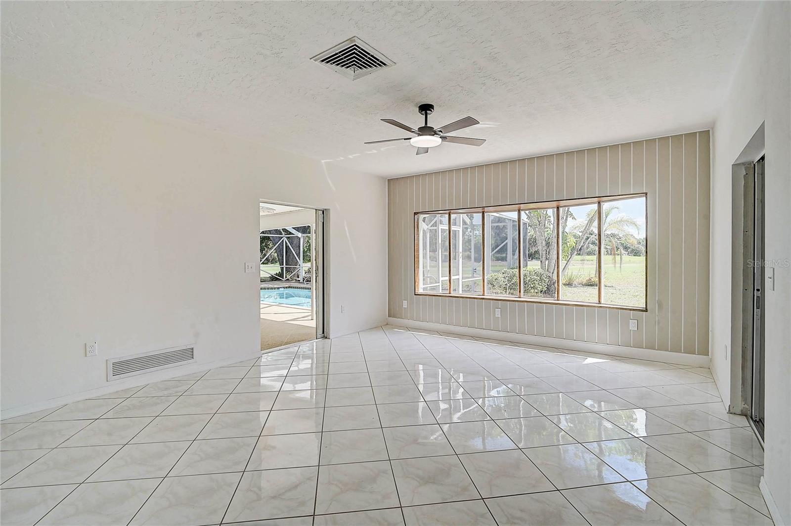 FRST LAKES COUNTRY CLUB ESTATES - Residential