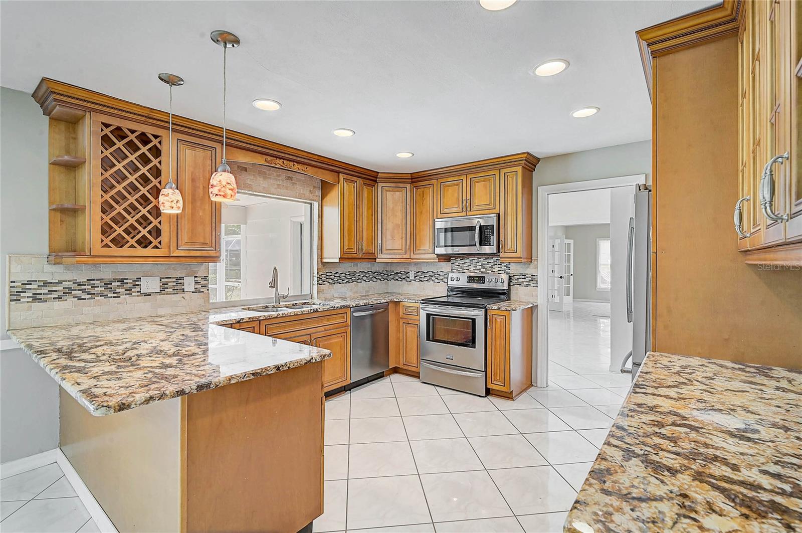 FRST LAKES COUNTRY CLUB ESTATES - Residential