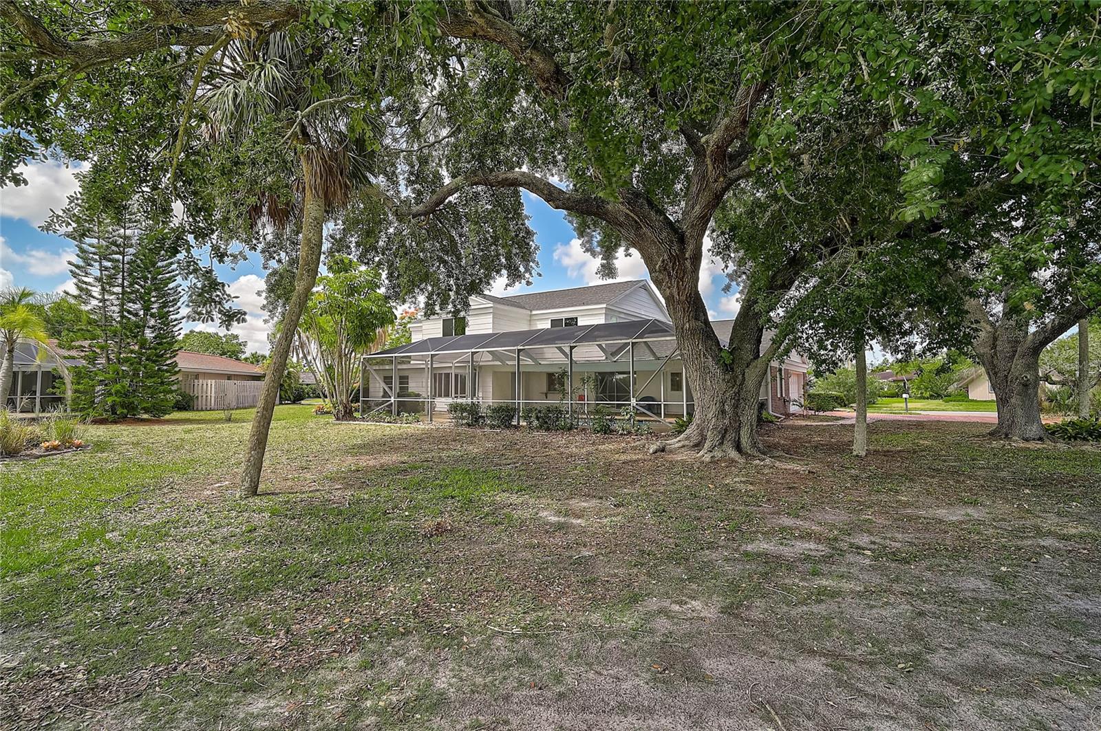 FRST LAKES COUNTRY CLUB ESTATES - Residential