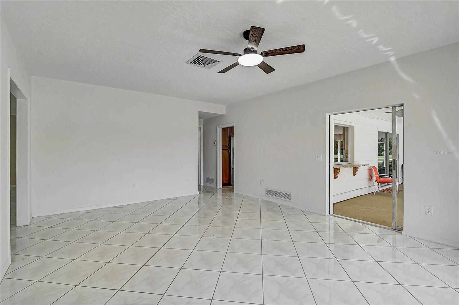 FRST LAKES COUNTRY CLUB ESTATES - Residential