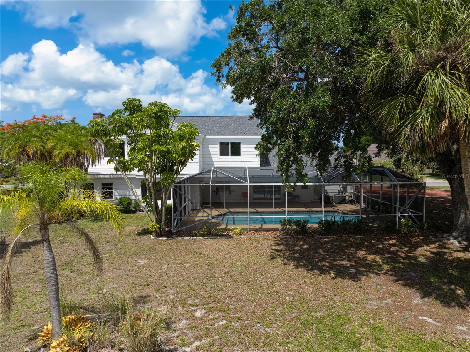 FRST LAKES COUNTRY CLUB ESTATES - Residential
