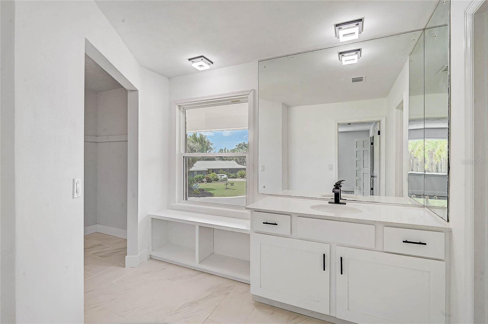 FRST LAKES COUNTRY CLUB ESTATES - Residential