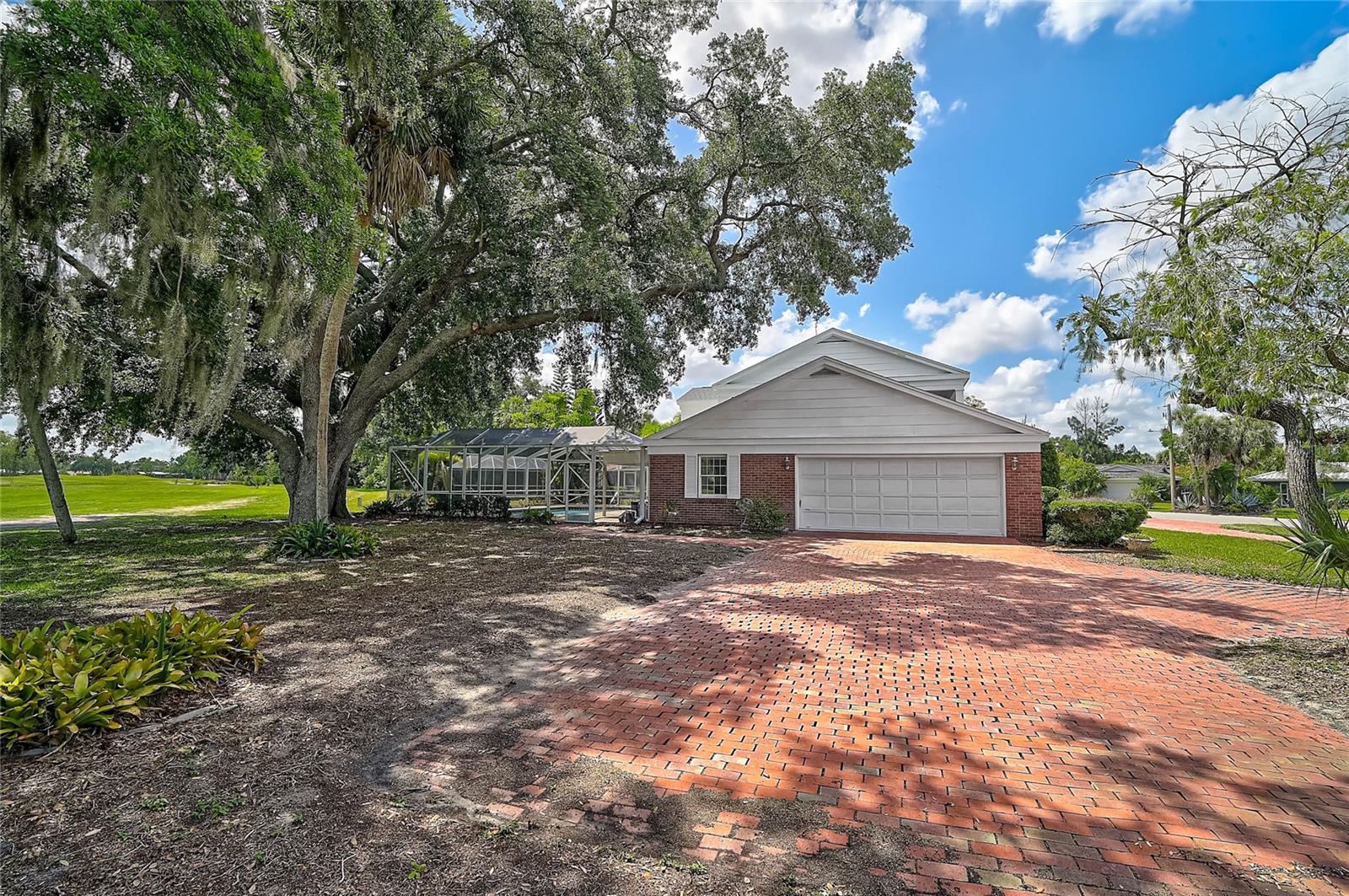 FRST LAKES COUNTRY CLUB ESTATES - Residential