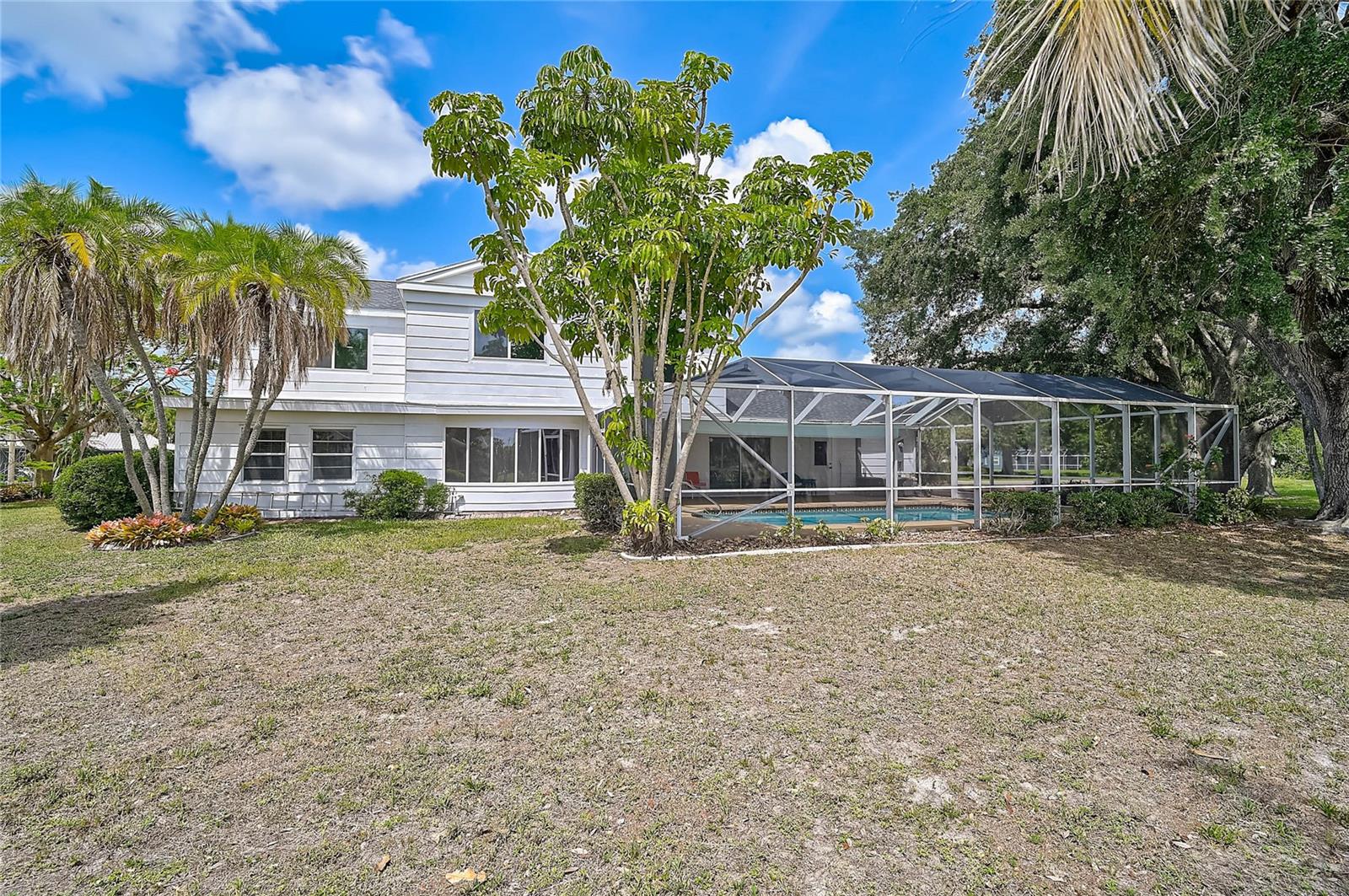 FRST LAKES COUNTRY CLUB ESTATES - Residential