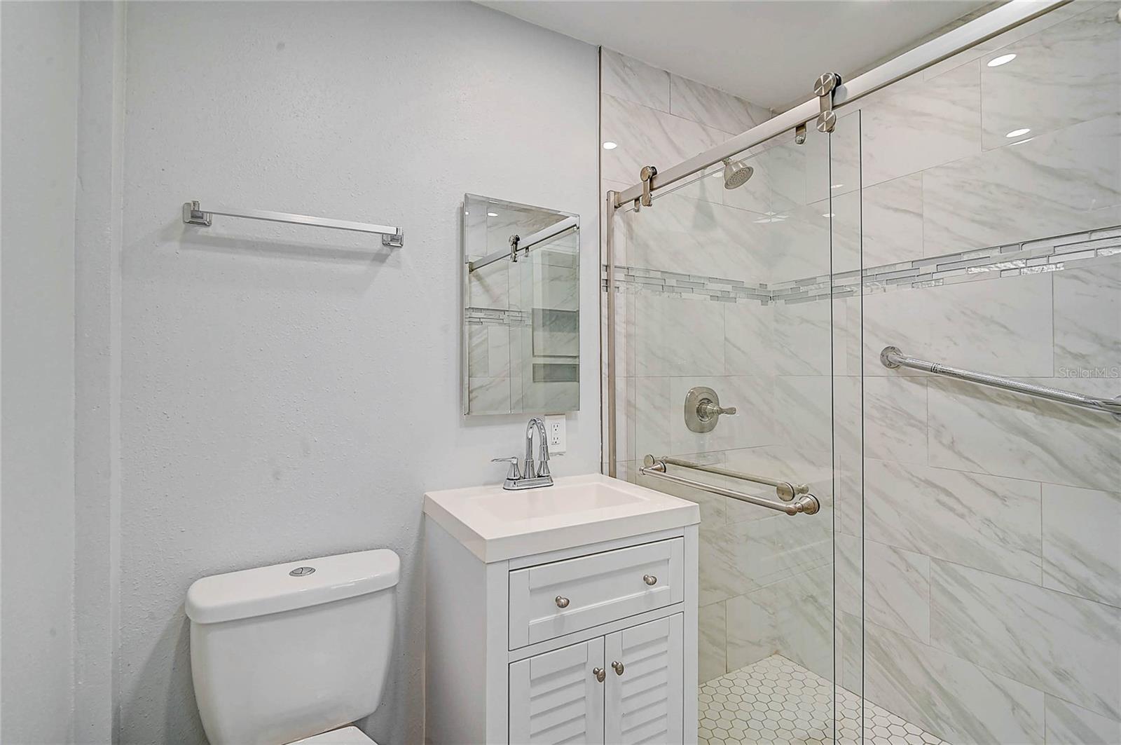 FRST LAKES COUNTRY CLUB ESTATES - Residential