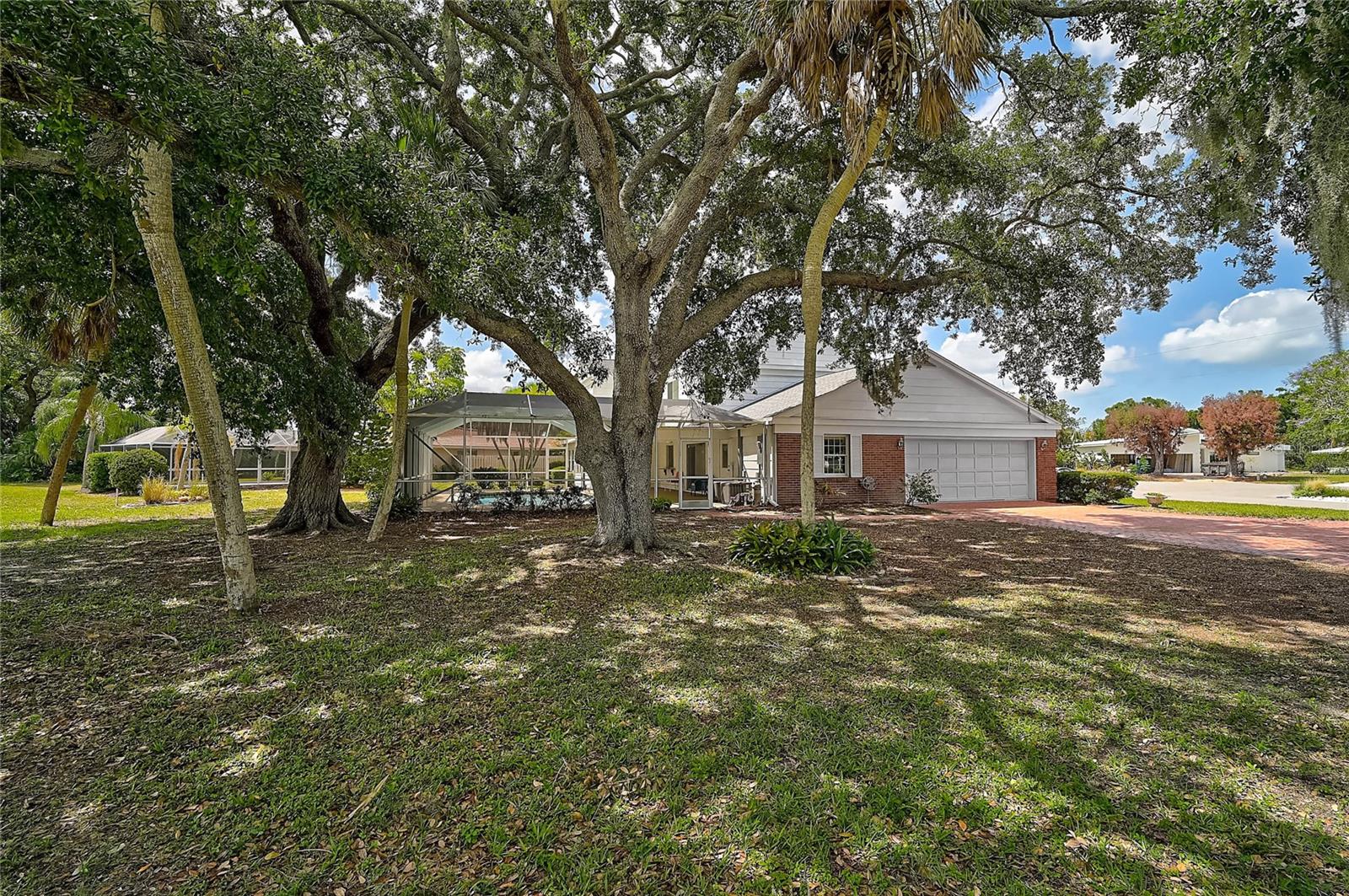 FRST LAKES COUNTRY CLUB ESTATES - Residential