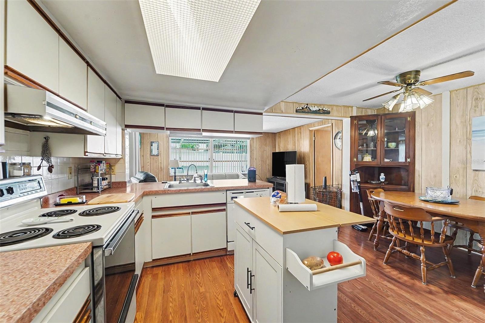 EMBASSY HILLS - Residential