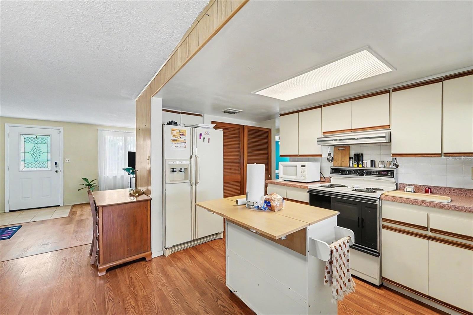 EMBASSY HILLS - Residential