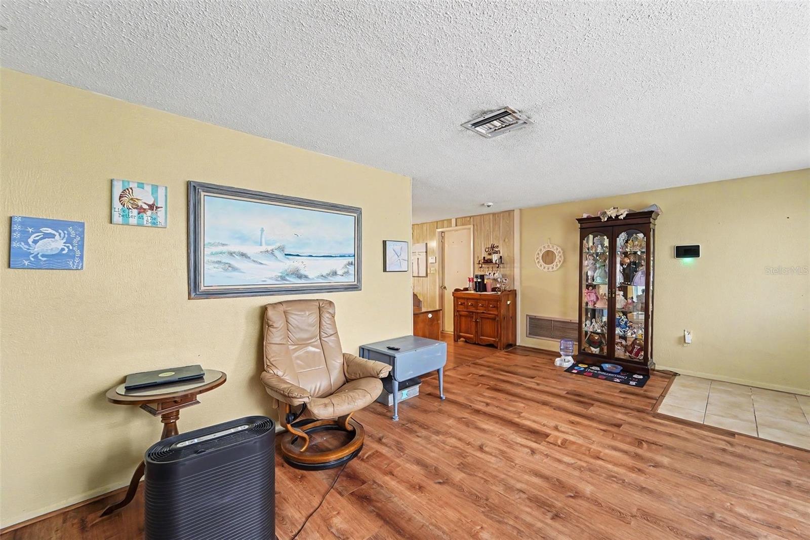 EMBASSY HILLS - Residential