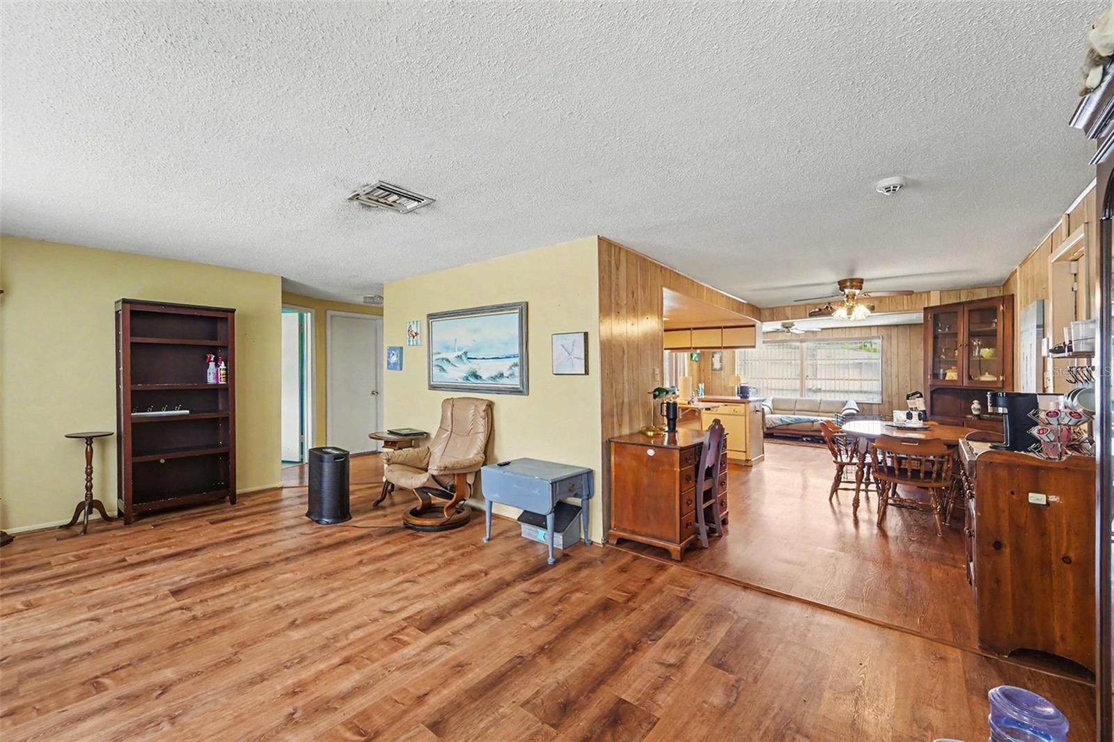 EMBASSY HILLS - Residential