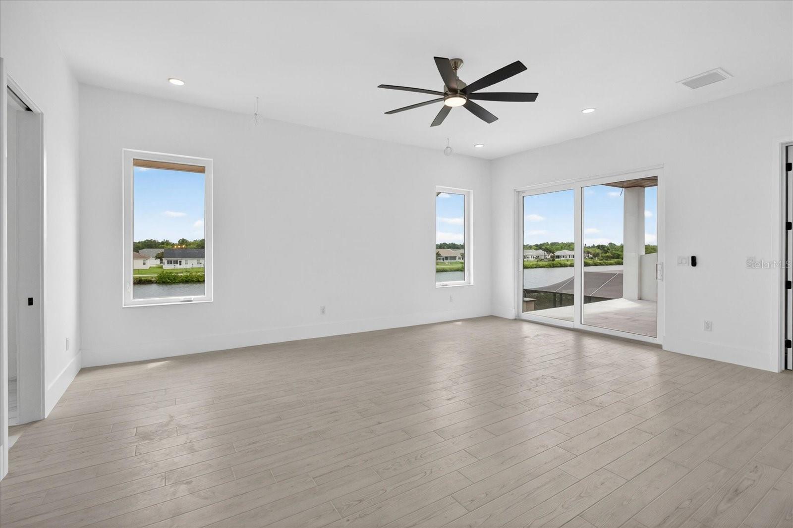 EDGE WATER RESERVE - Residential