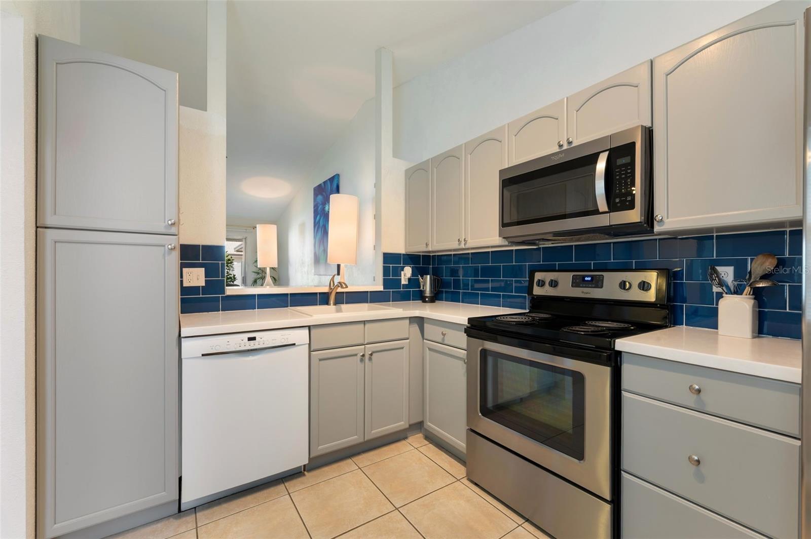 CLOVERPLACE CONDO - Residential