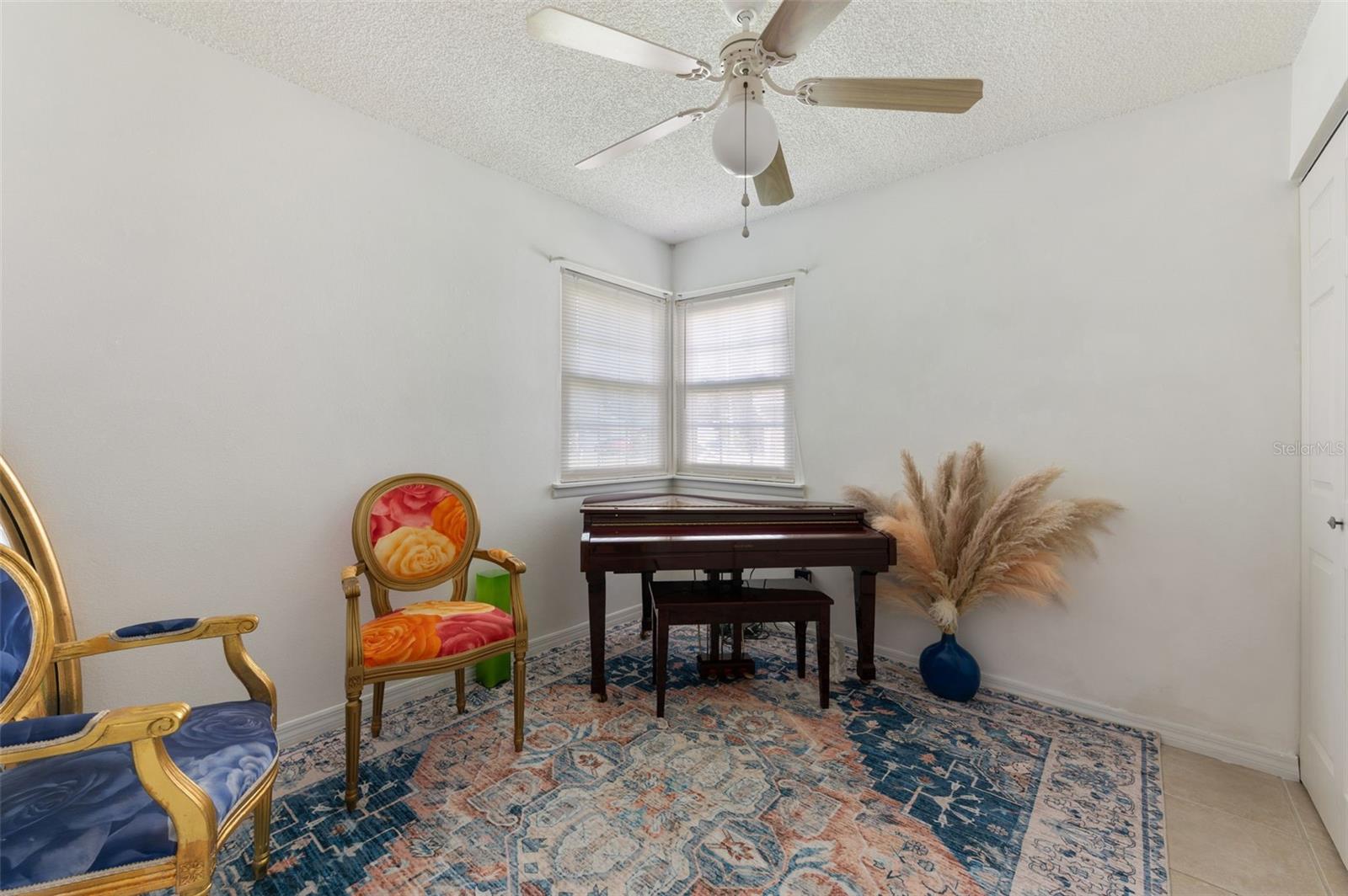 CLOVERPLACE CONDO - Residential