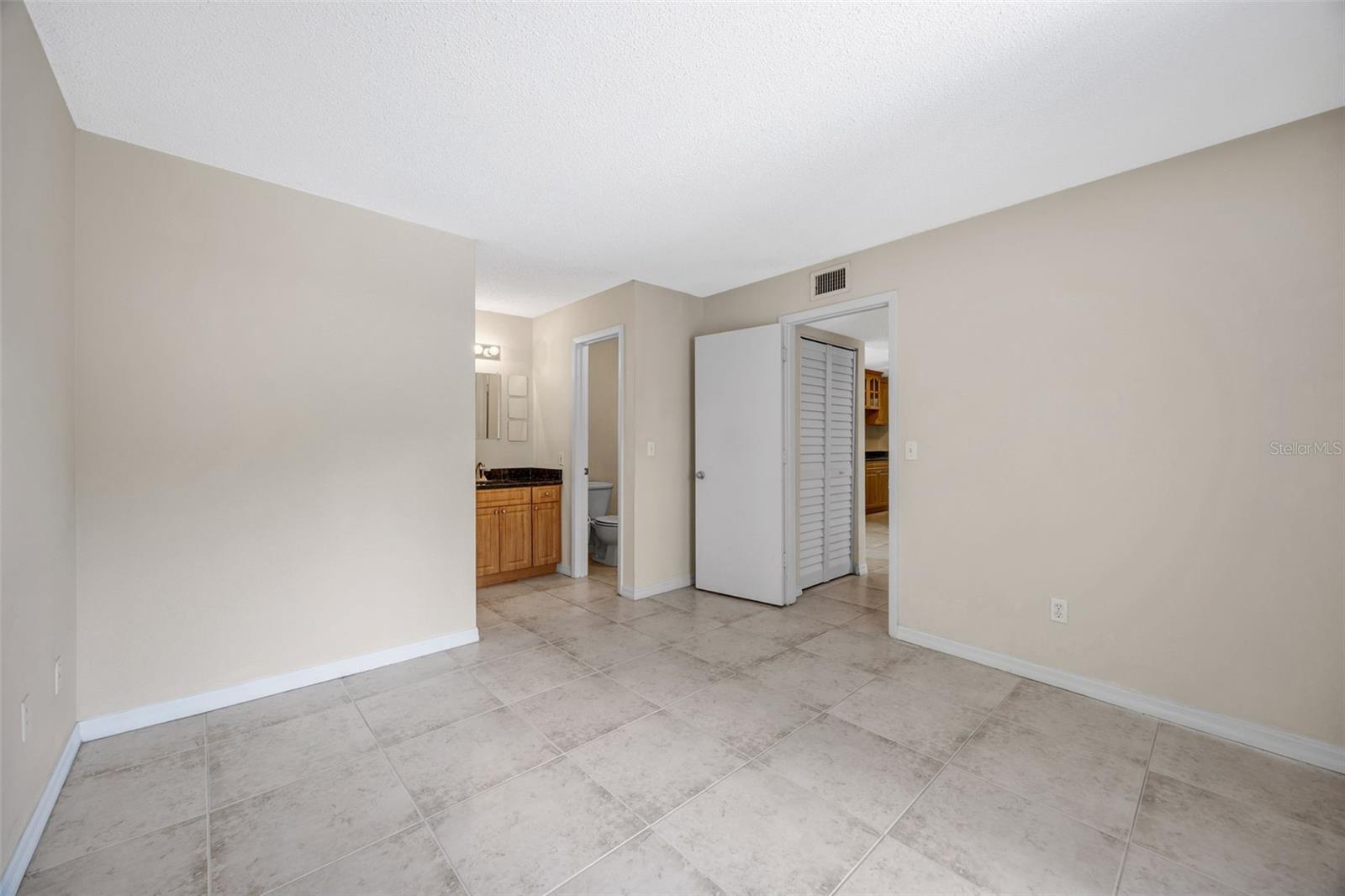 HARBOR CLUB CONDO - Residential