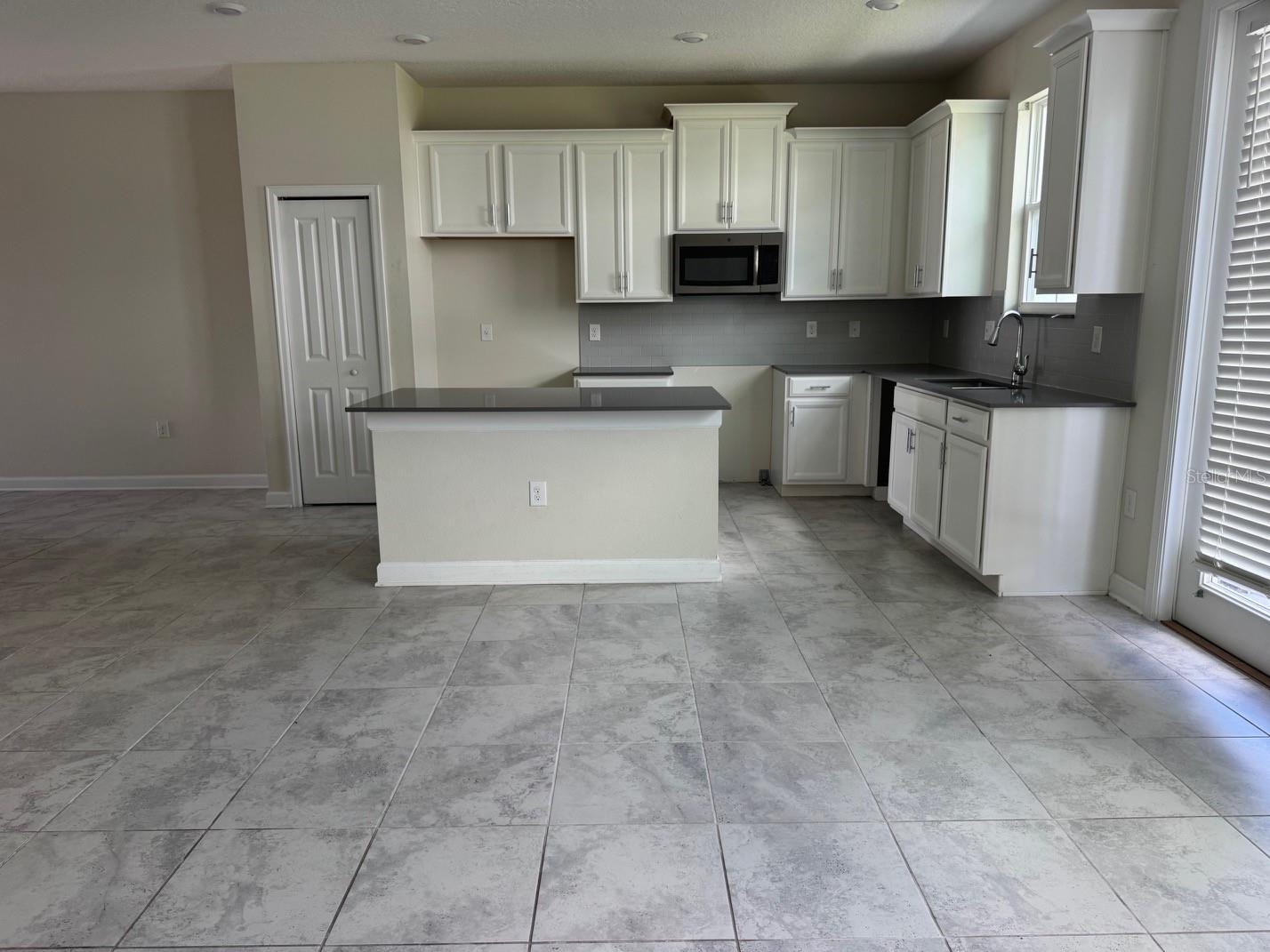 STOREY LAKE TR K - Residential
