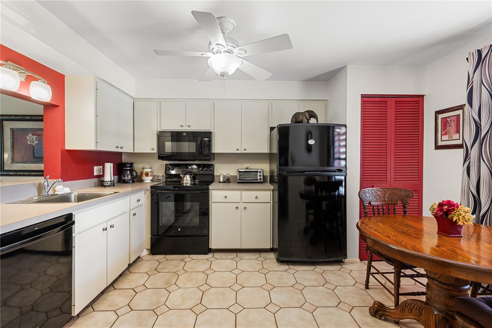 SPRING LAKES II - Residential