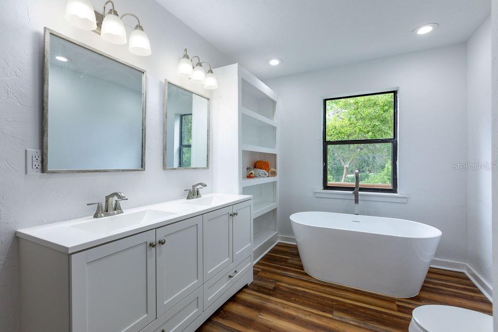 PEACOCK LAKE S/D - Residential