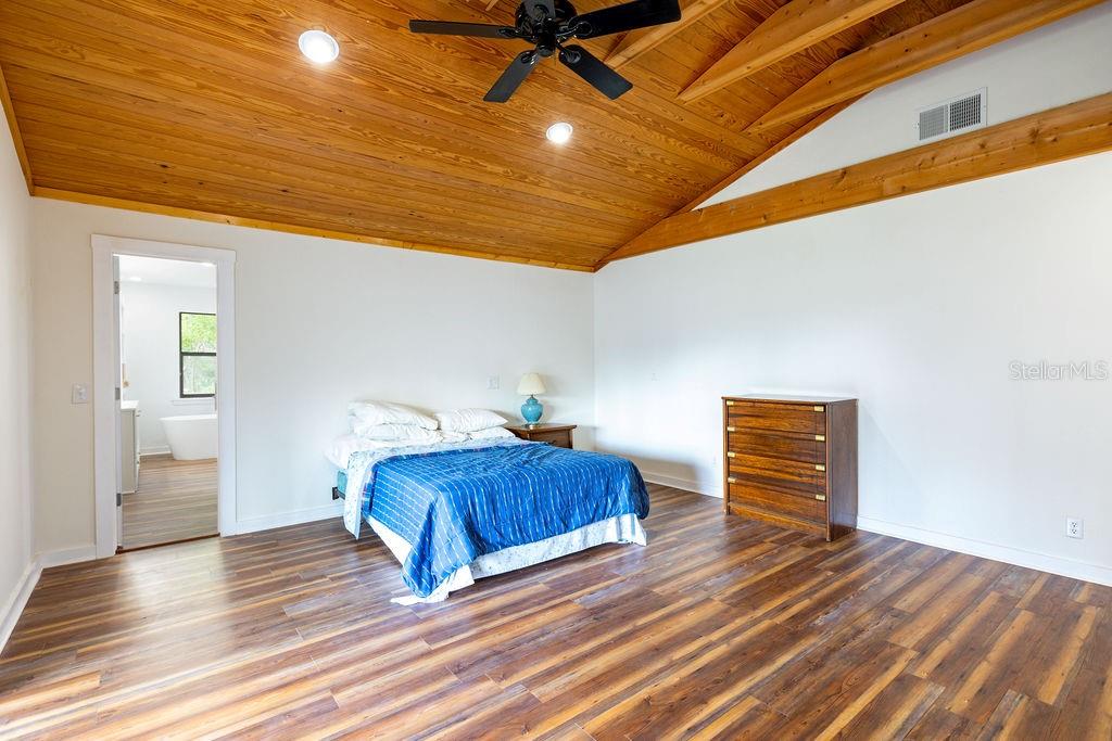 PEACOCK LAKE S/D - Residential