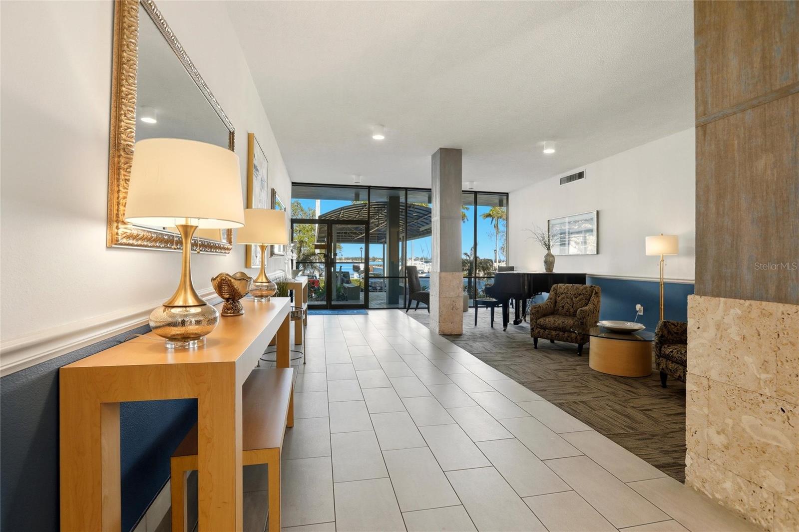 THE RIVERVIEW - Residential