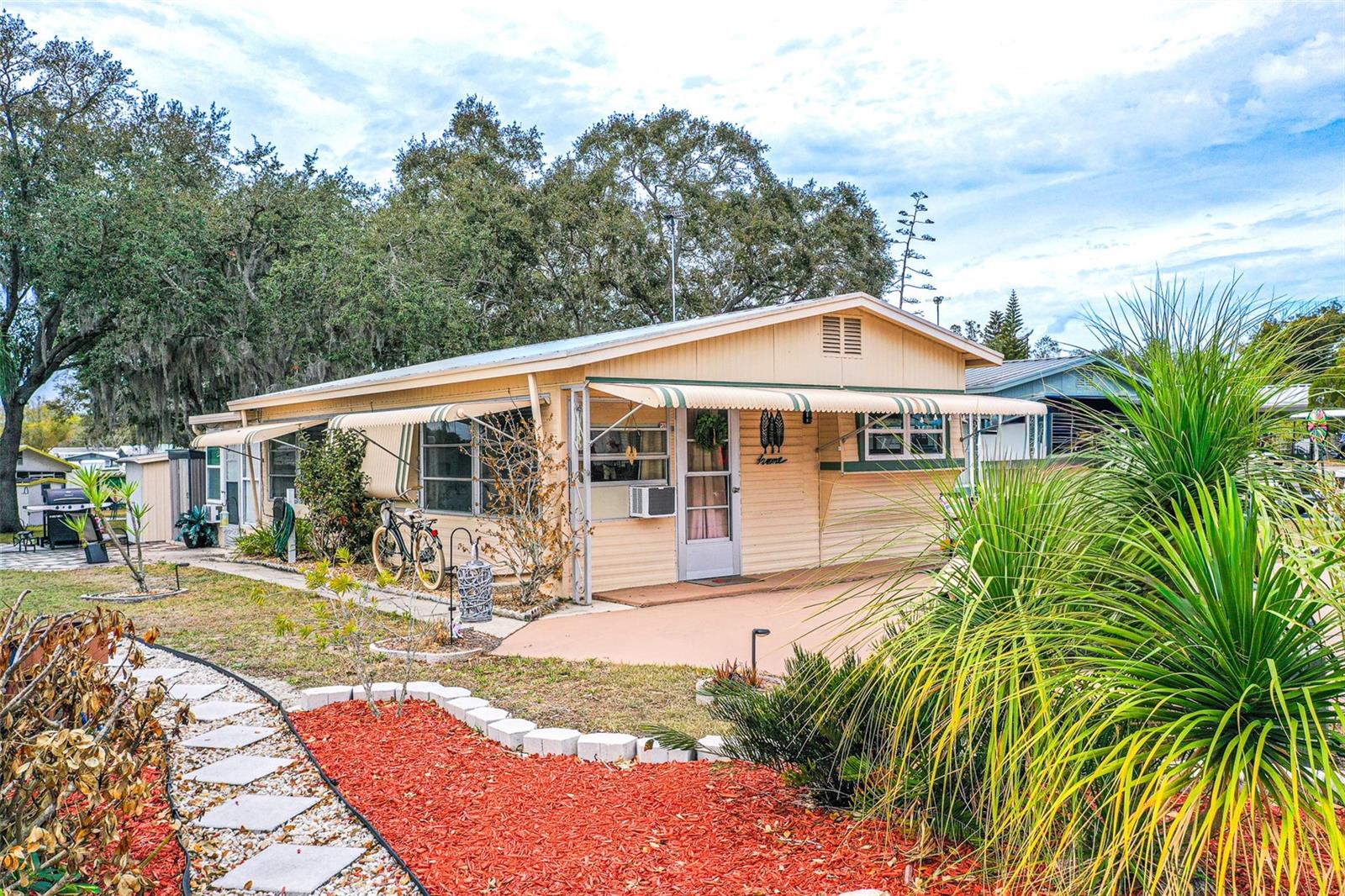 SADDLEBAG LAKE - Residential