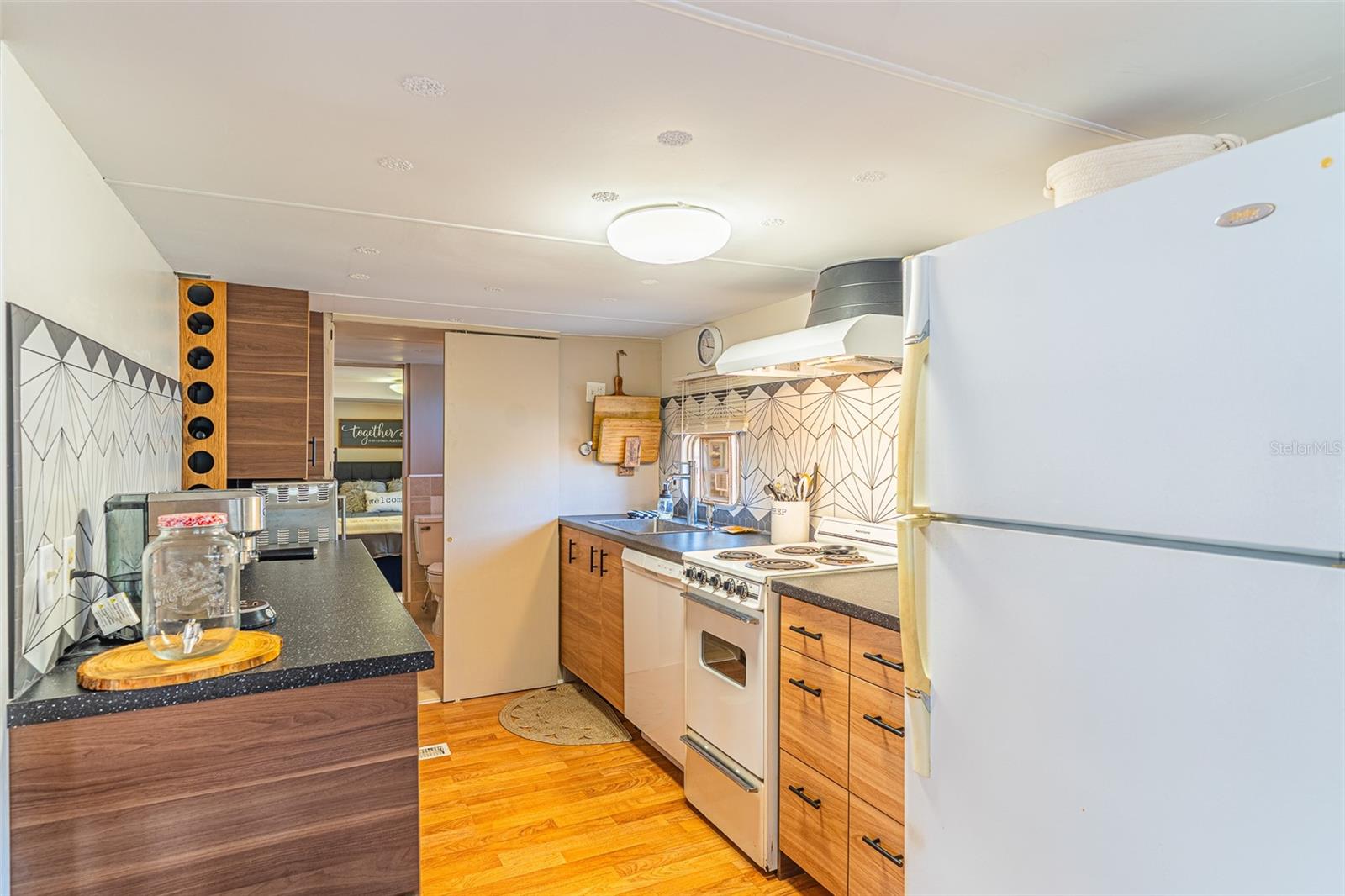 SADDLEBAG LAKE - Residential