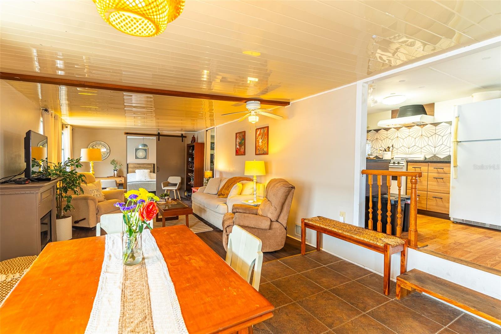 SADDLEBAG LAKE - Residential
