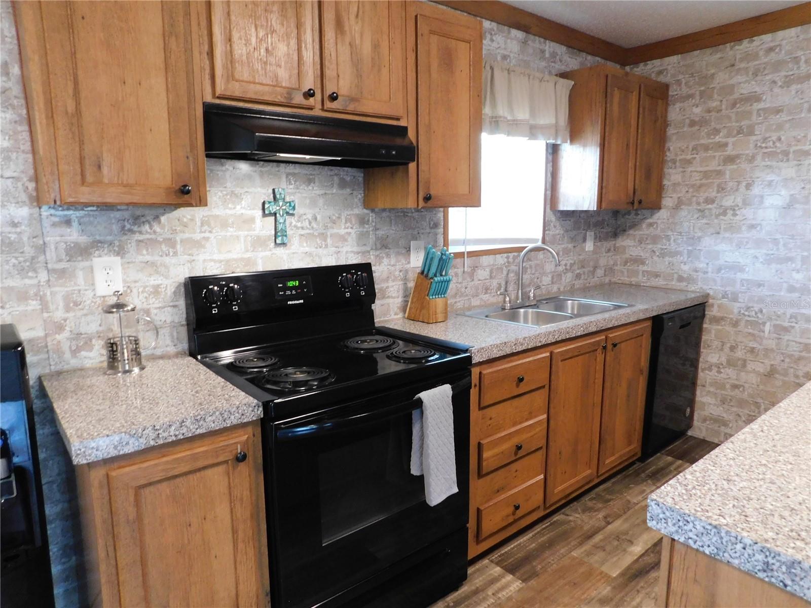 BREEZEWOOD ESTATE - Residential