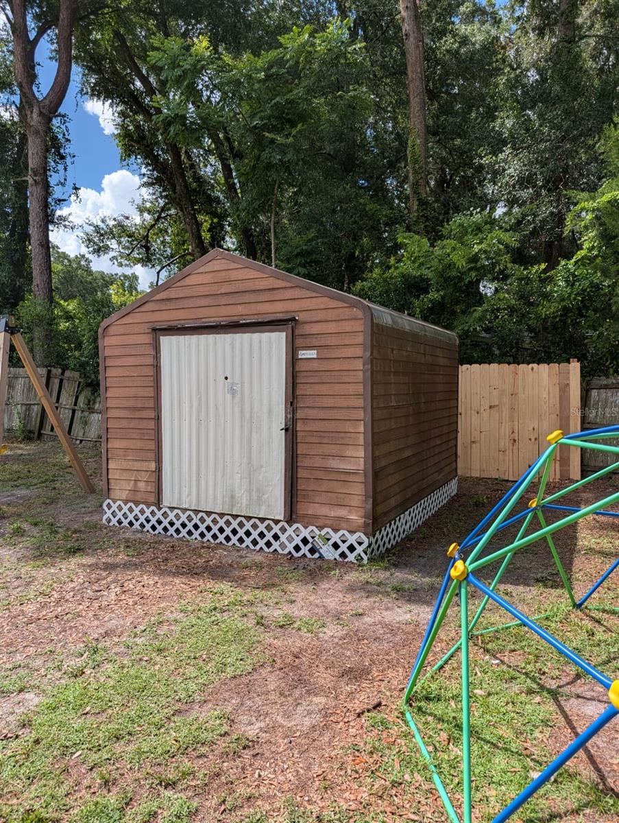 BREEZEWOOD ESTATE - Residential