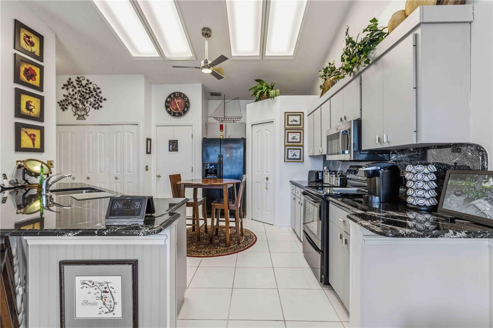PALM COURT - Residential