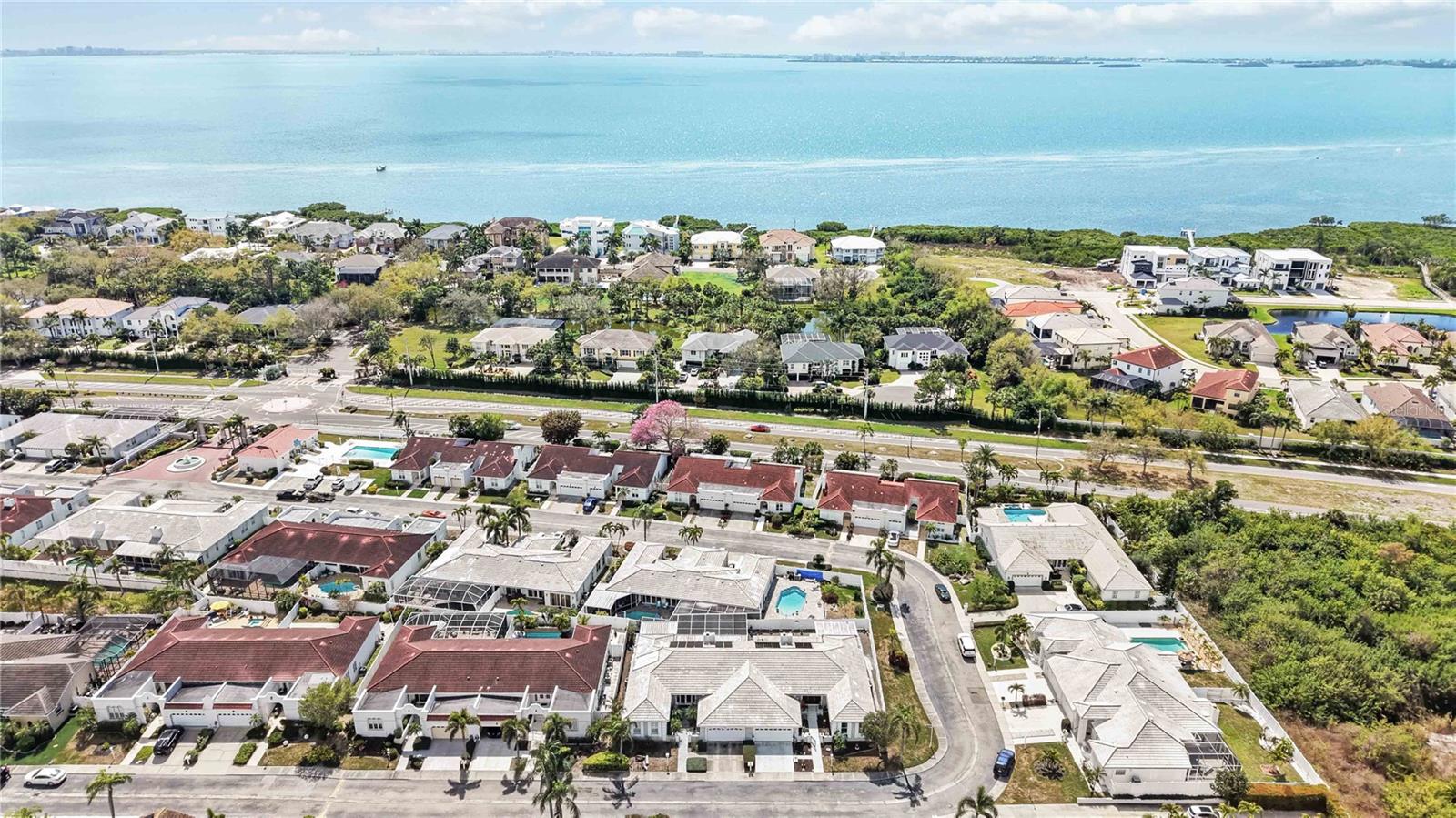 PALM COURT - Residential