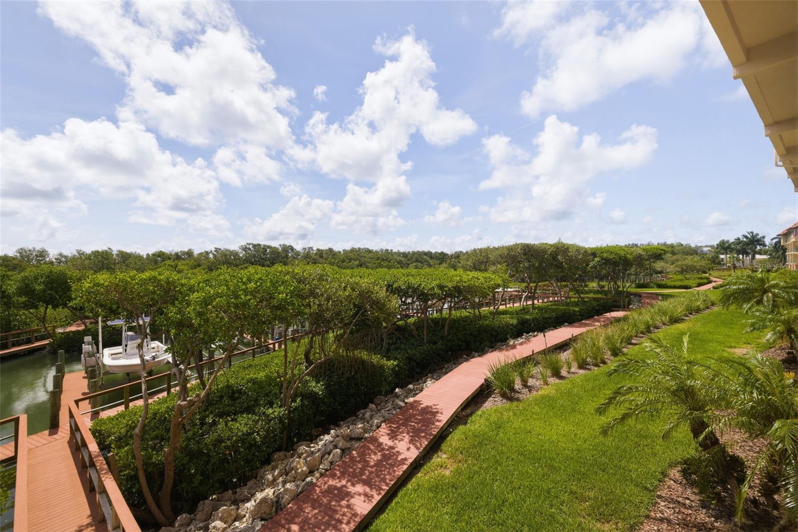 HIDDEN LAGOON AT ARROWHEAD POINT - Residential