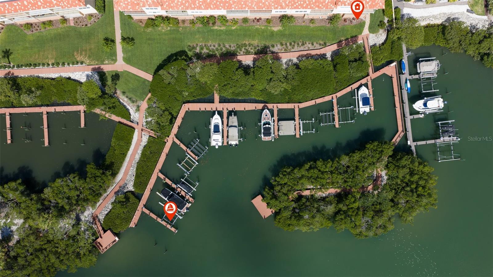 HIDDEN LAGOON AT ARROWHEAD POINT - Residential