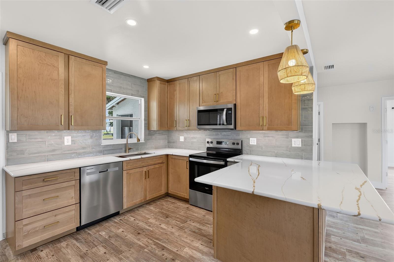 PALM POINT - Residential