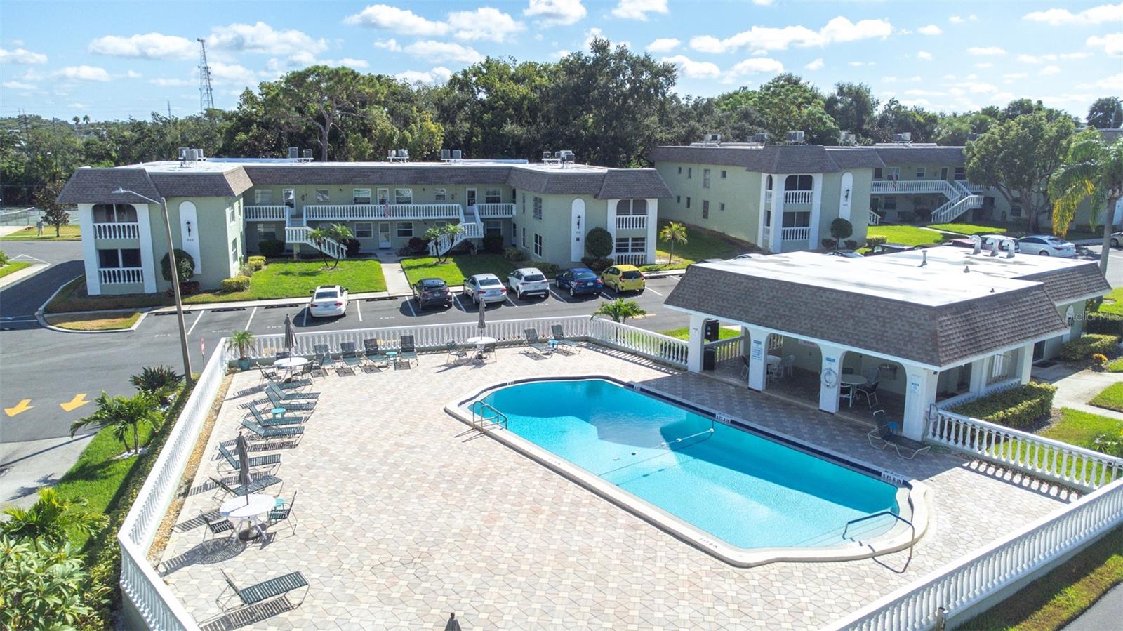 GREEN DOLPHIN PARK CONDO - Residential