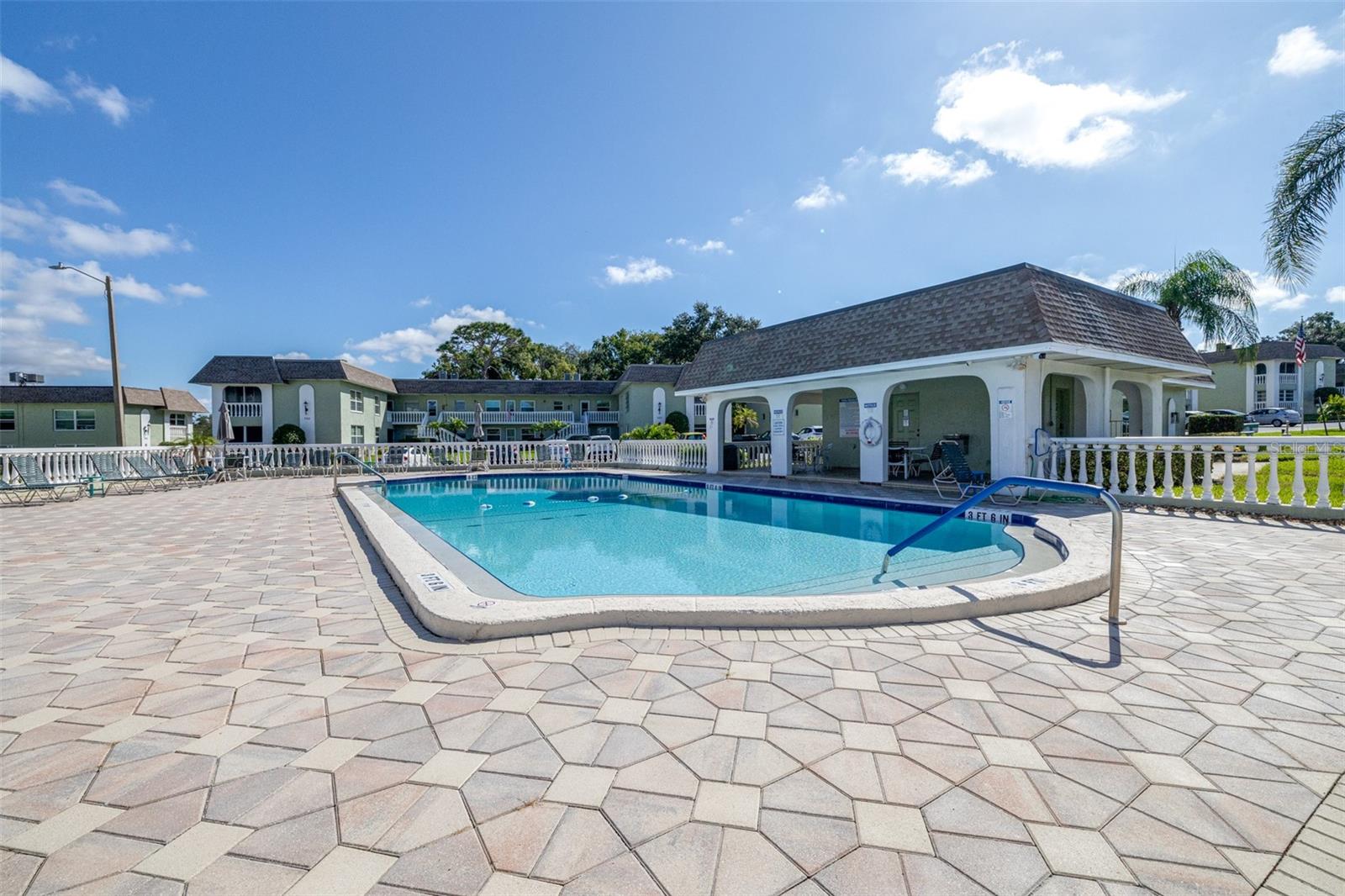 GREEN DOLPHIN PARK CONDO - Residential