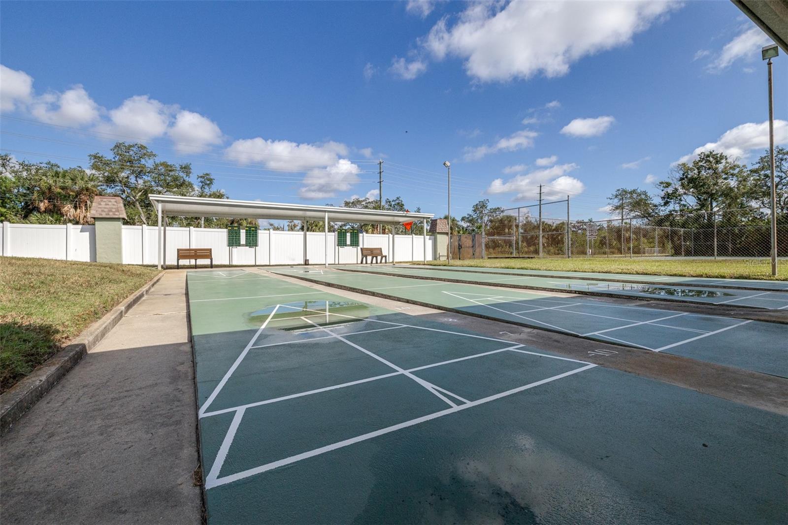 GREEN DOLPHIN PARK CONDO - Residential
