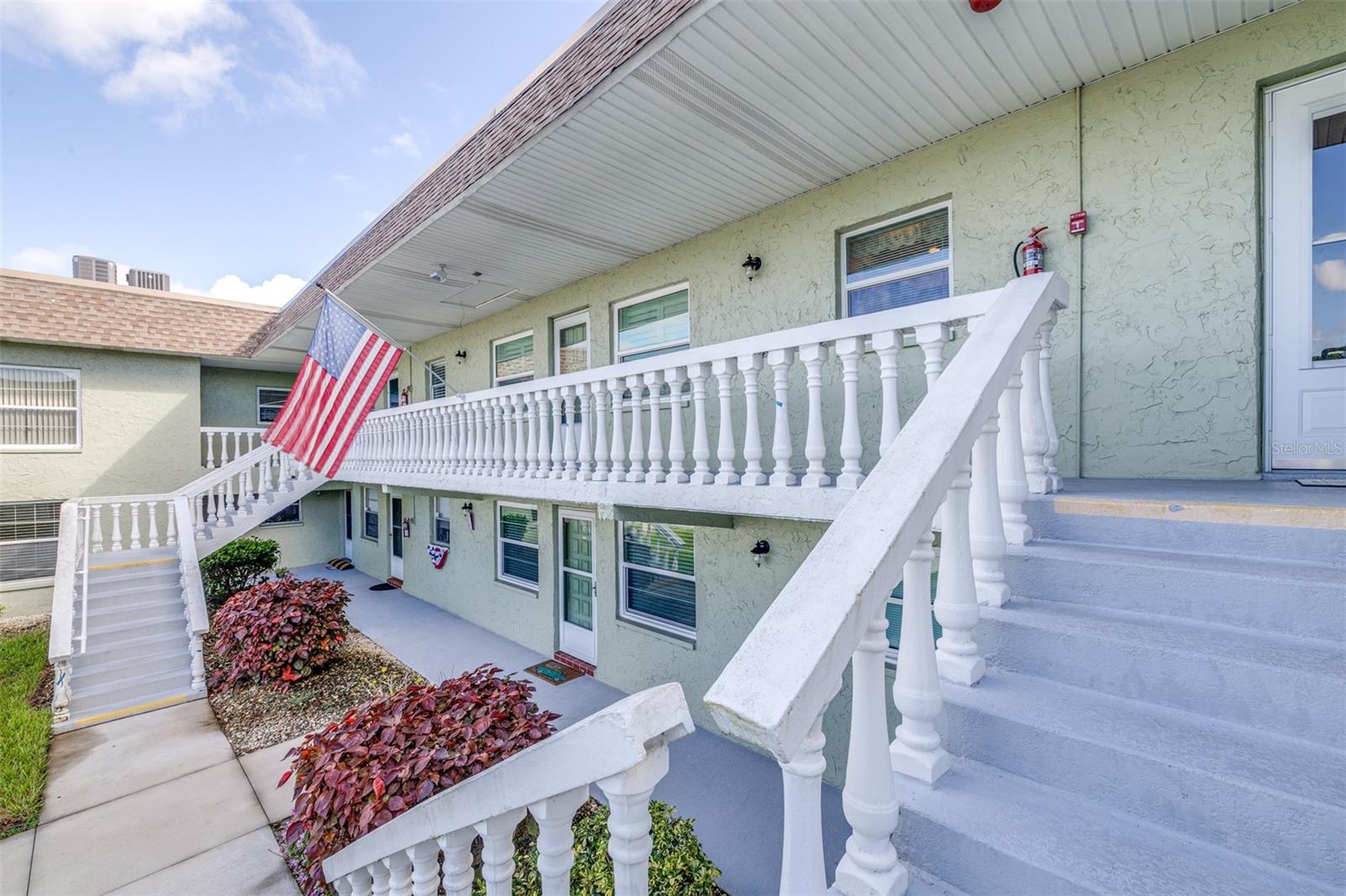 GREEN DOLPHIN PARK CONDO - Residential