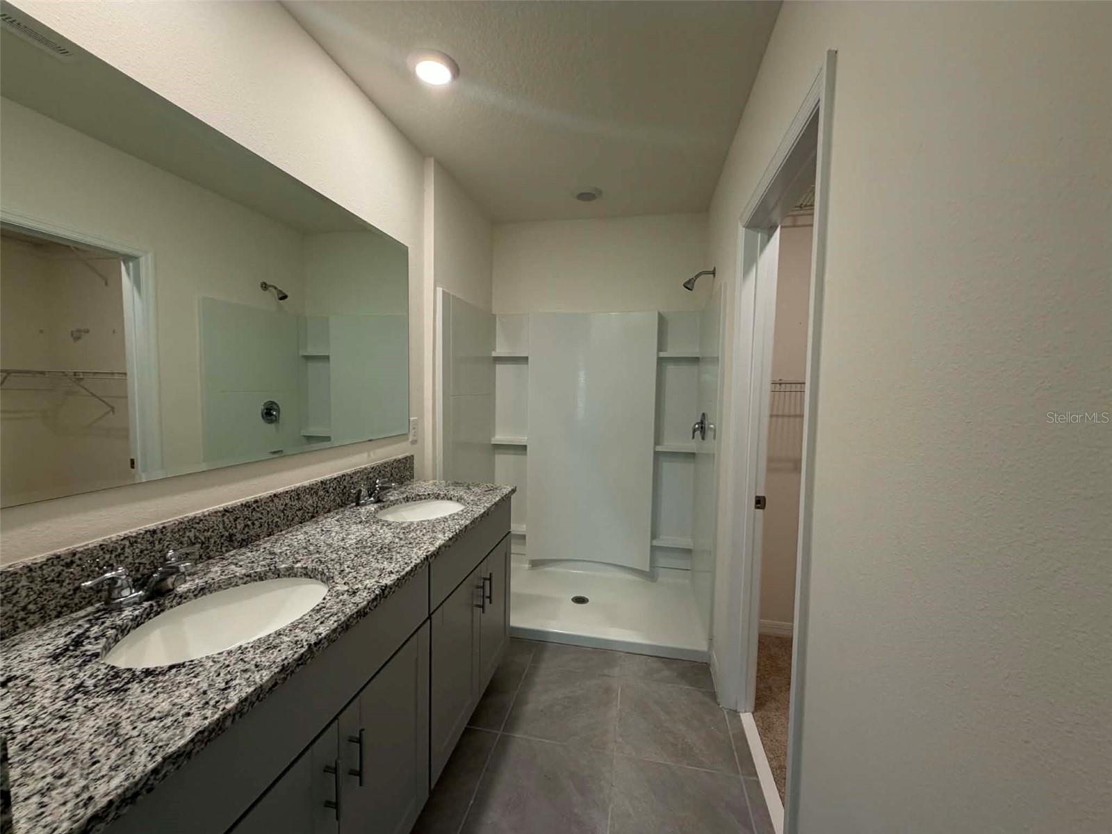 BELLA OAKS - Residential Lease
