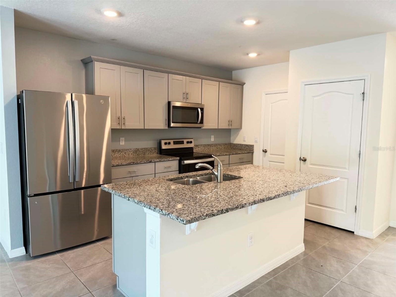 BELLA OAKS - Residential Lease