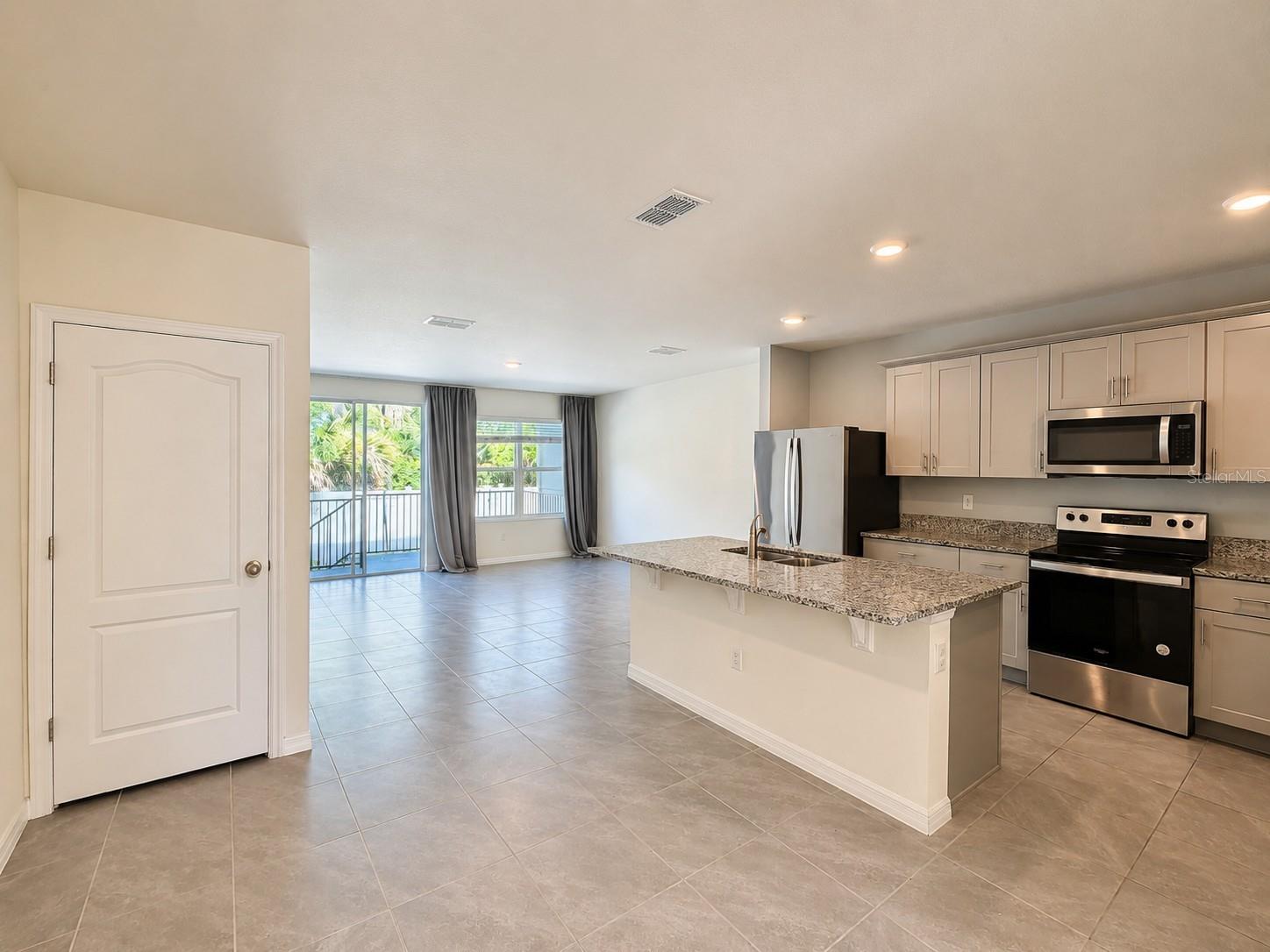 BELLA OAKS - Residential Lease