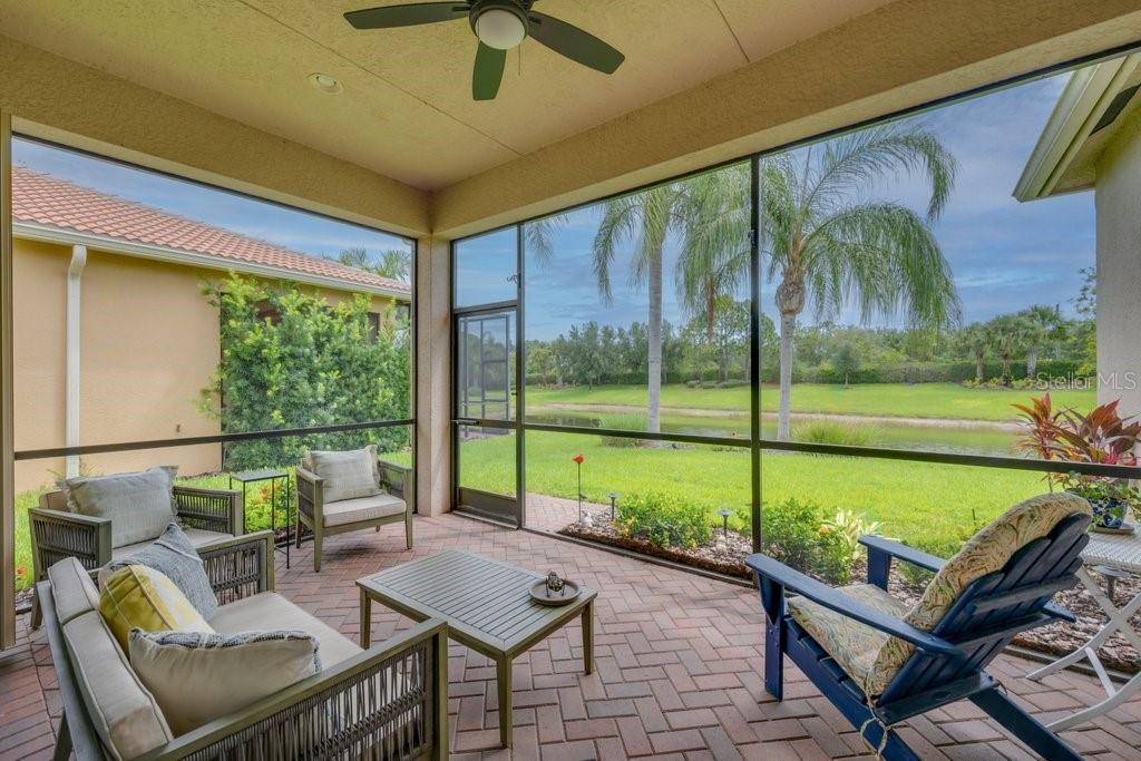 VALENCIA LAKES - Residential