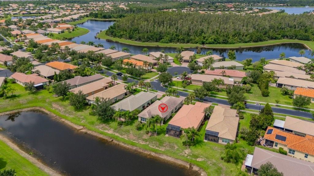 VALENCIA LAKES - Residential