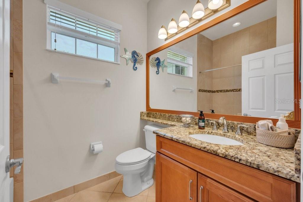 VALENCIA LAKES - Residential