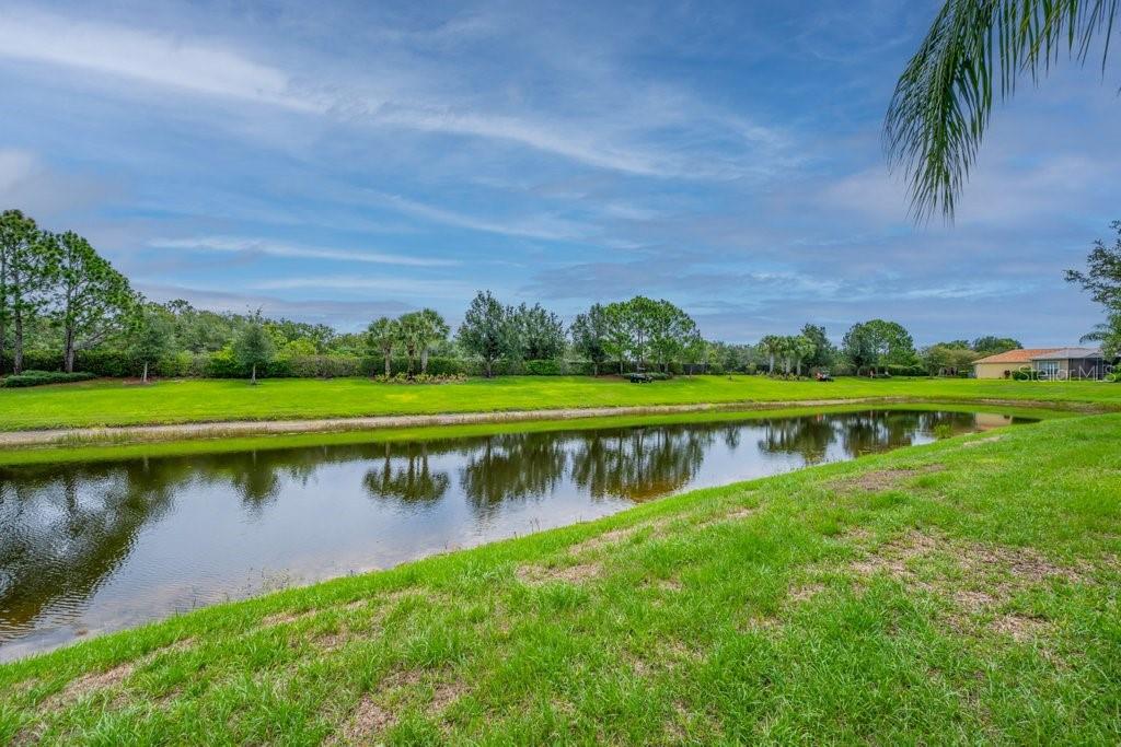 VALENCIA LAKES - Residential